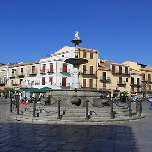 La Rondinella , Carini Italia